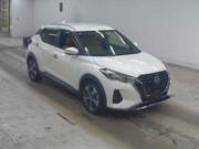 2021 NISSAN KICKS