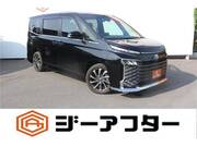 2022 TOYOTA VOXY