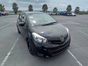 2011 TOYOTA VITZ F
