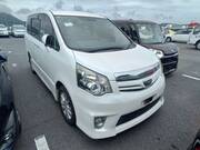 2011 TOYOTA NOAH SI RAYISH