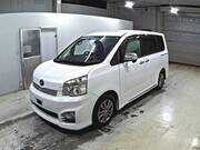 2013 TOYOTA VOXY