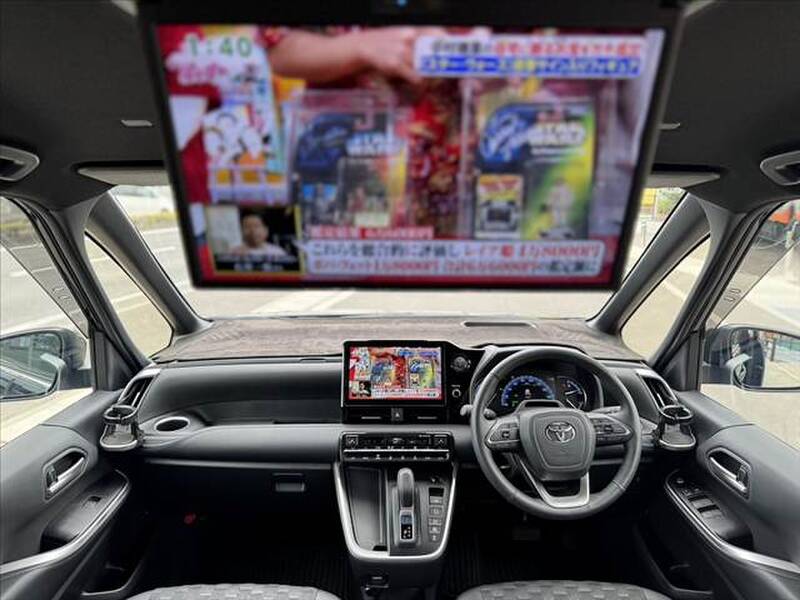 2025 TOYOTA VOXY for sale - photo 3