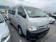2011 TOYOTA HIACE WAGON DX