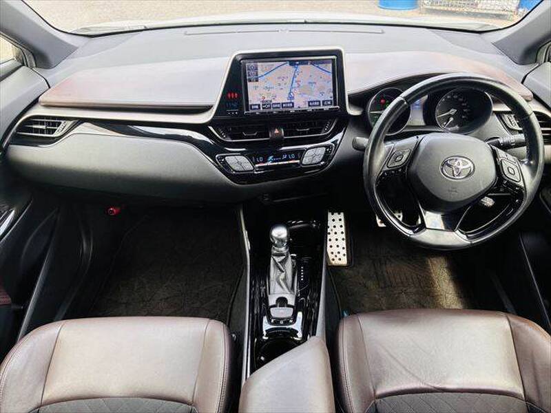 2017 TOYOTA C-HR G for sale - photo 4