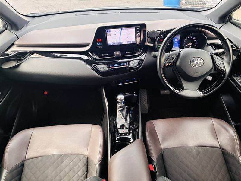 2017 TOYOTA C-HR G for sale - photo 4