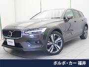 2022 VOLVO V60