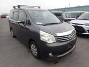 2013 TOYOTA NOAH YY