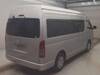 TOYOTA HIACE COMMUTER
