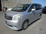 2013 TOYOTA NOAH YY