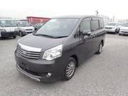 2013 TOYOTA NOAH