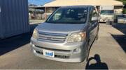 2005 TOYOTA NOAH X