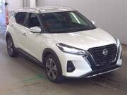 2023 NISSAN KICKS