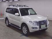 2019 MITSUBISHI PAJERO
