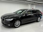 2020 VOLVO V90