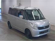 2011 NISSAN ROOX
