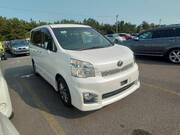 2013 TOYOTA VOXY