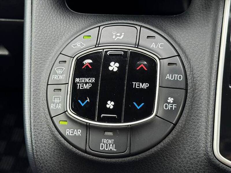 2016 TOYOTA VOXY for sale - photo 5