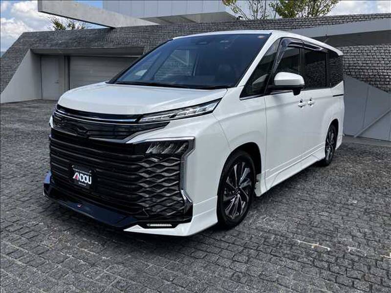 2023 TOYOTA VOXY for sale