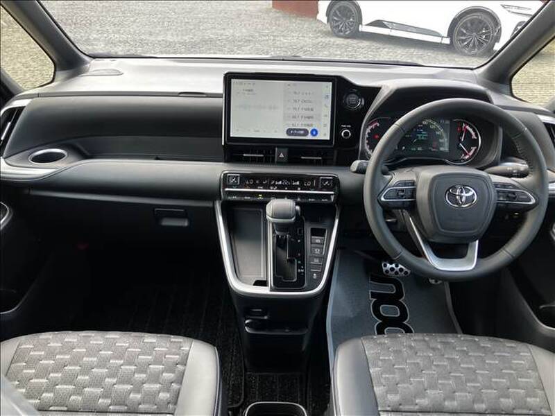 2023 TOYOTA VOXY for sale - photo 4
