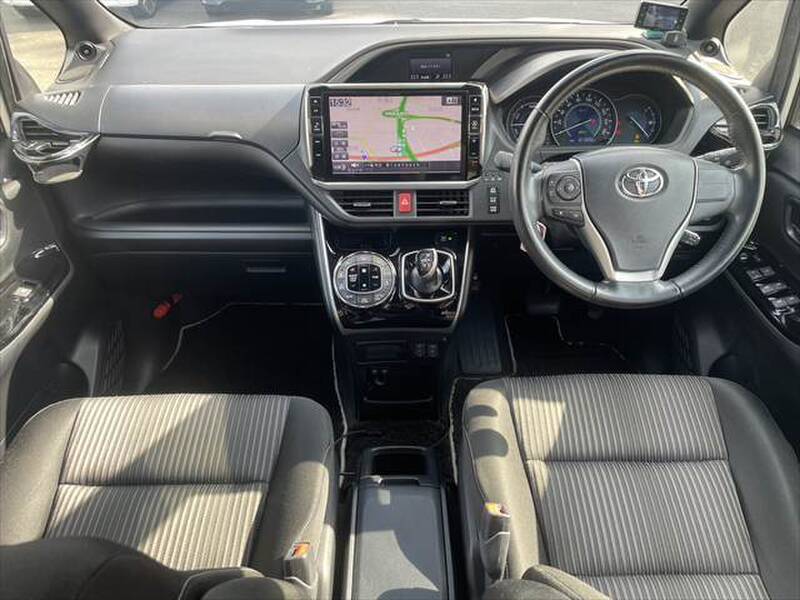 2018 TOYOTA VOXY for sale - photo 4