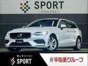 2022 VOLVO V60