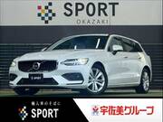2022 VOLVO V60