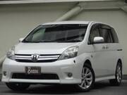 2011 TOYOTA ISIS