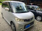 2009 NISSAN ROOX