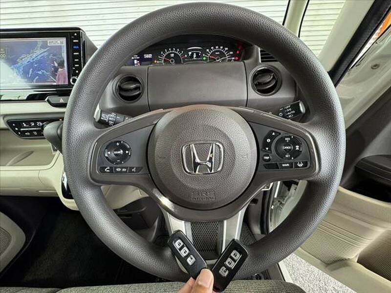 2018 HONDA N-BOX for sale - more photos