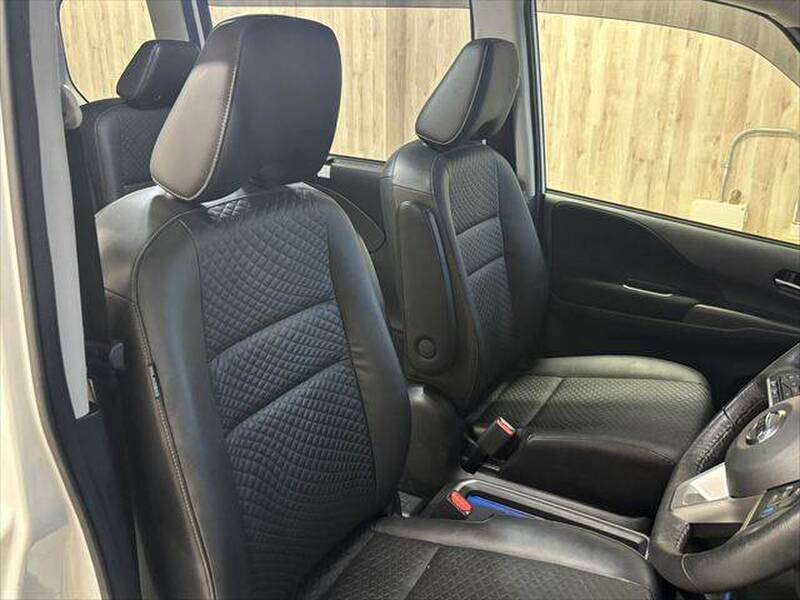2019 NISSAN SERENA for sale - more photos