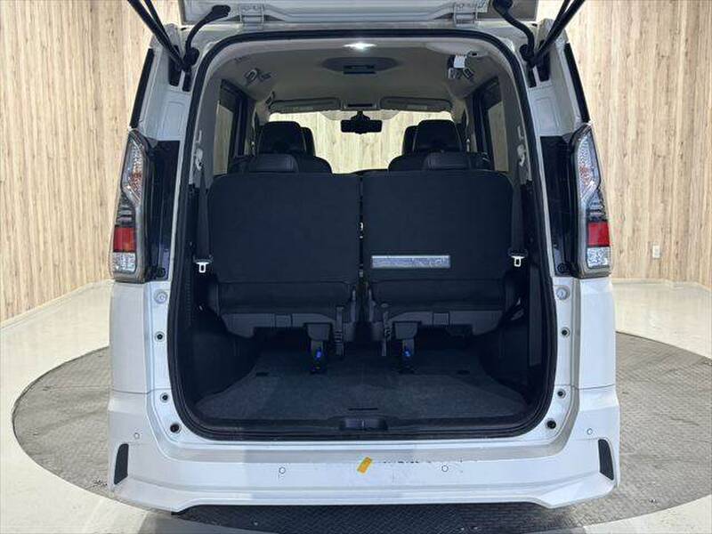 2019 NISSAN SERENA for sale - photo 11