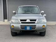 2002 MITSUBISHI PAJERO