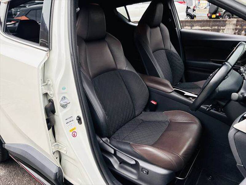 2017 TOYOTA C-HR G for sale - photo 9
