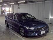 2021 VOLVO V60