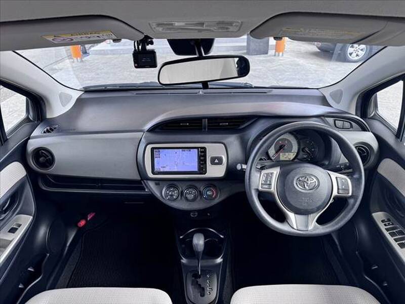 2016 TOYOTA VITZ (YARIS) for sale - photo 3