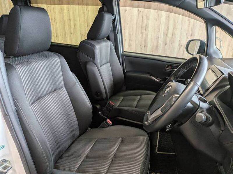 2018 TOYOTA VOXY for sale - photo 9