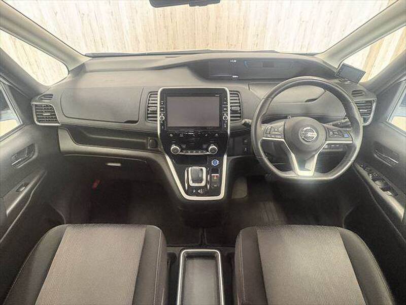 2018 NISSAN SERENA for sale - photo 4