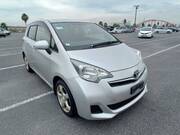 2011 TOYOTA RACTIS G