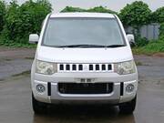 2011 MITSUBISHI DELICA D5