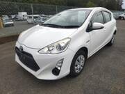 2016 TOYOTA AQUA