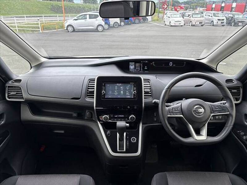 2017 NISSAN SERENA for sale - photo 3