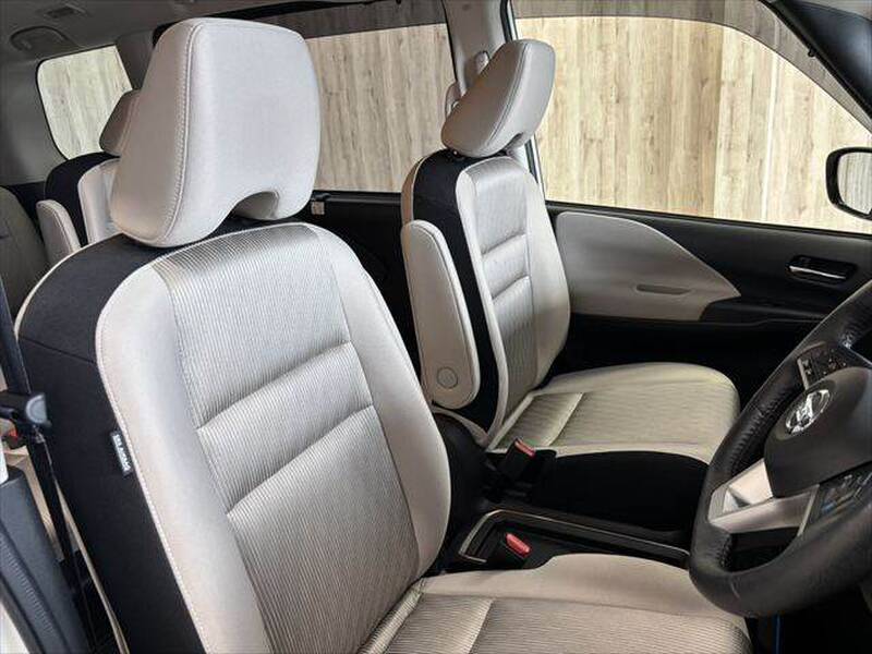 2018 NISSAN SERENA for sale - photo 9