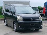 2010 TOYOTA VOXY X