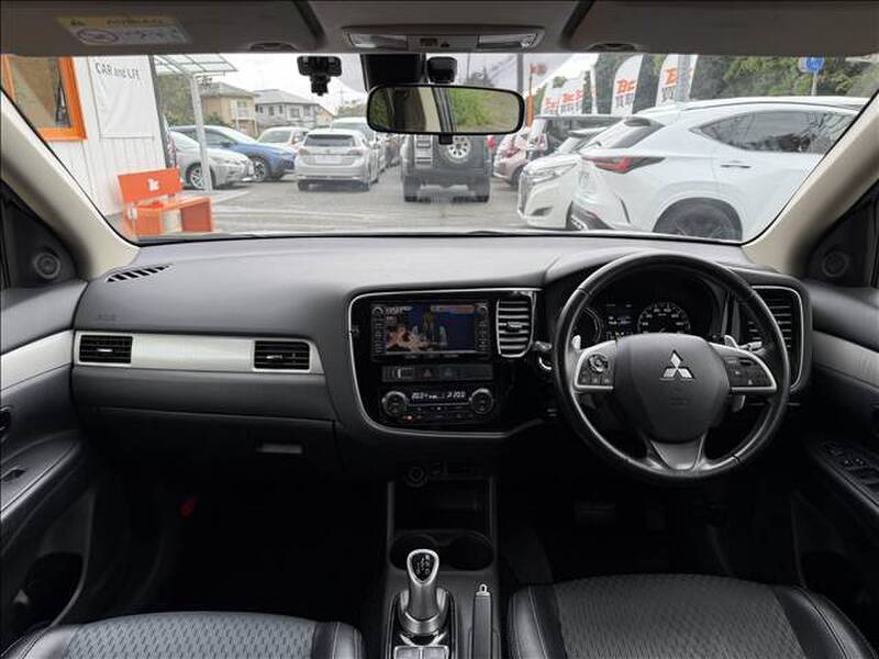 2015 MITSUBISHI OUTLANDER PHV for sale - photo 3