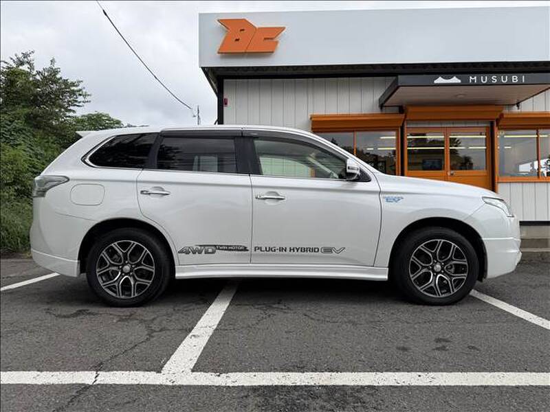 2015 MITSUBISHI OUTLANDER PHV for sale - more photos