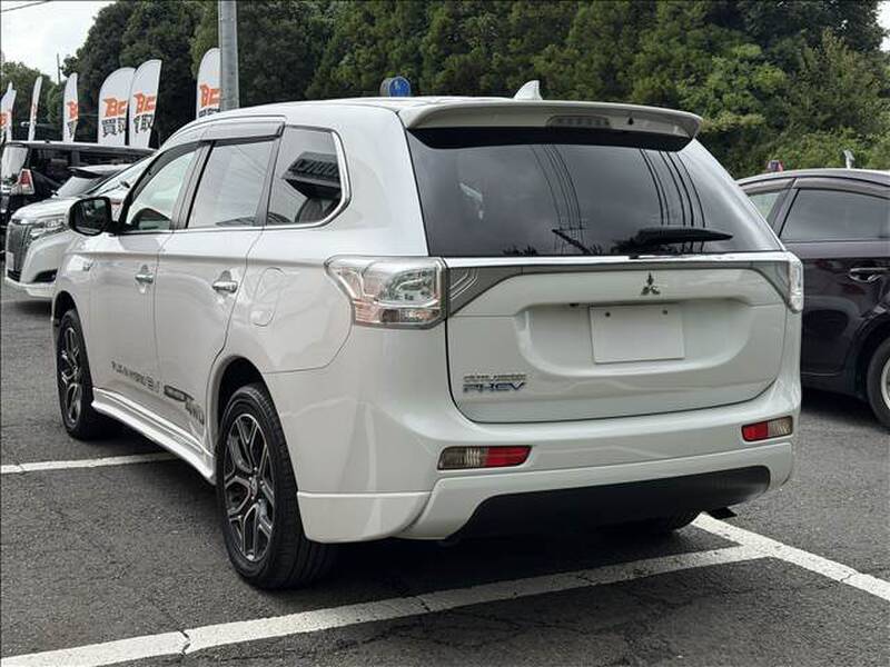 2015 MITSUBISHI OUTLANDER PHV for sale - photo 9