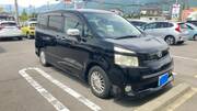 2010 TOYOTA VOXY