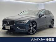 2022 VOLVO V60