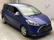 2022 TOYOTA SIENTA X