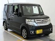 2017 HONDA N-BOX CUSTOM